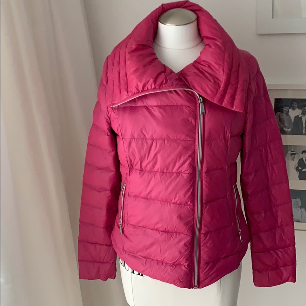 Down coat with a pouch super light M hot pink